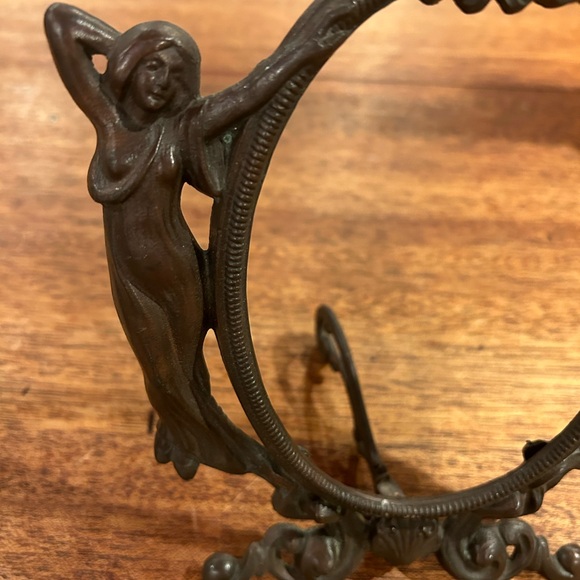 Art nouveau oval Photo Picture Frame Ornate Shell & Ladies Cast Iron. - Picture 2 of 6